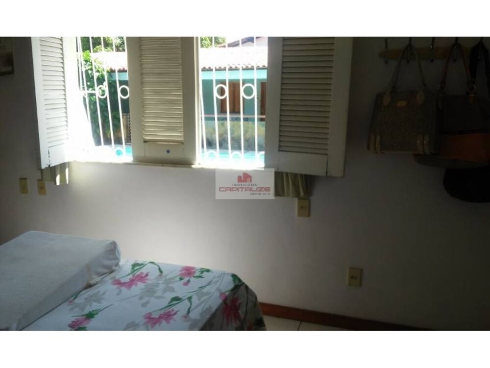 Casa à venda com 5 quartos, 750m² - Foto 2