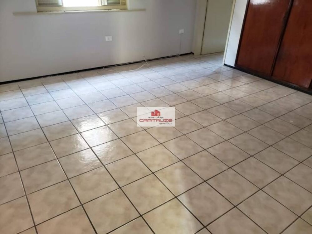 Casa à venda com 4 quartos, 840m² - Foto 5