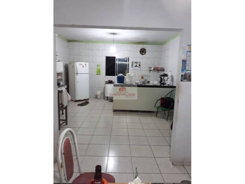 Casa à venda com 3 quartos, 200m² - Foto 1