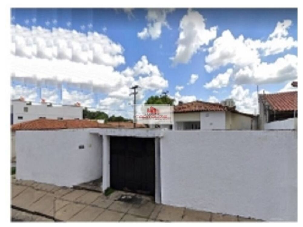 Casa à venda com 3 quartos, 450m² - Foto 2