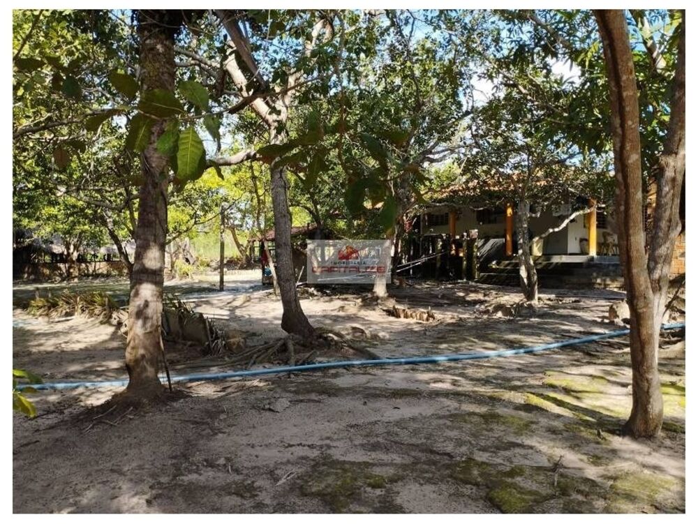 Casa à venda com 4 quartos, 3m² - Foto 3