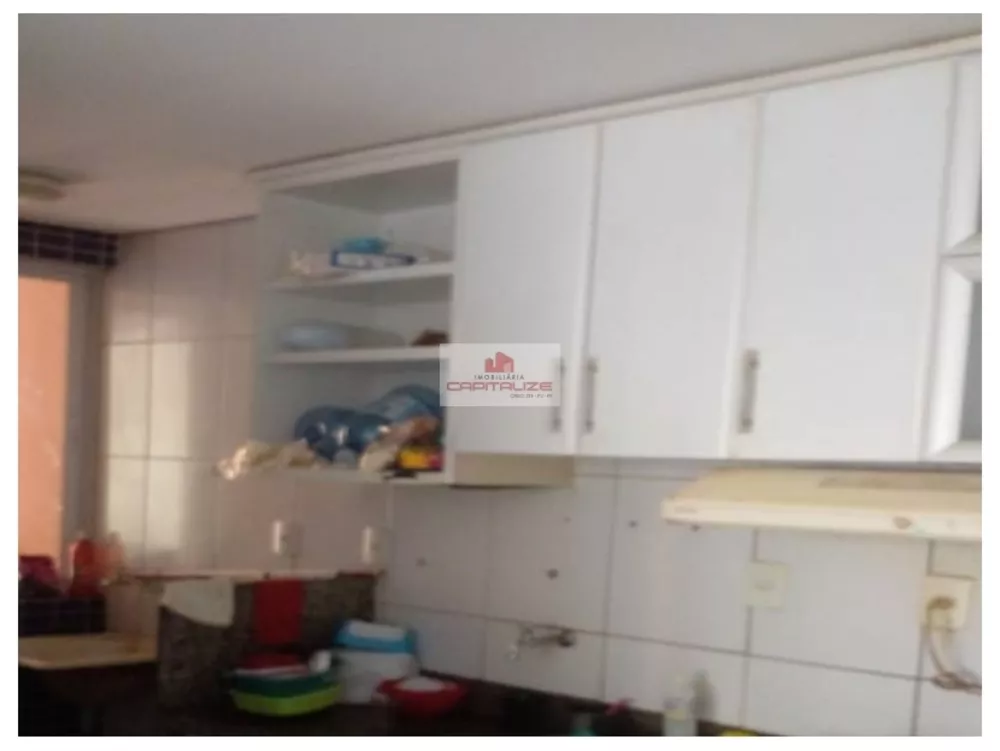 Apartamento à venda com 3 quartos, 72m² - Foto 2