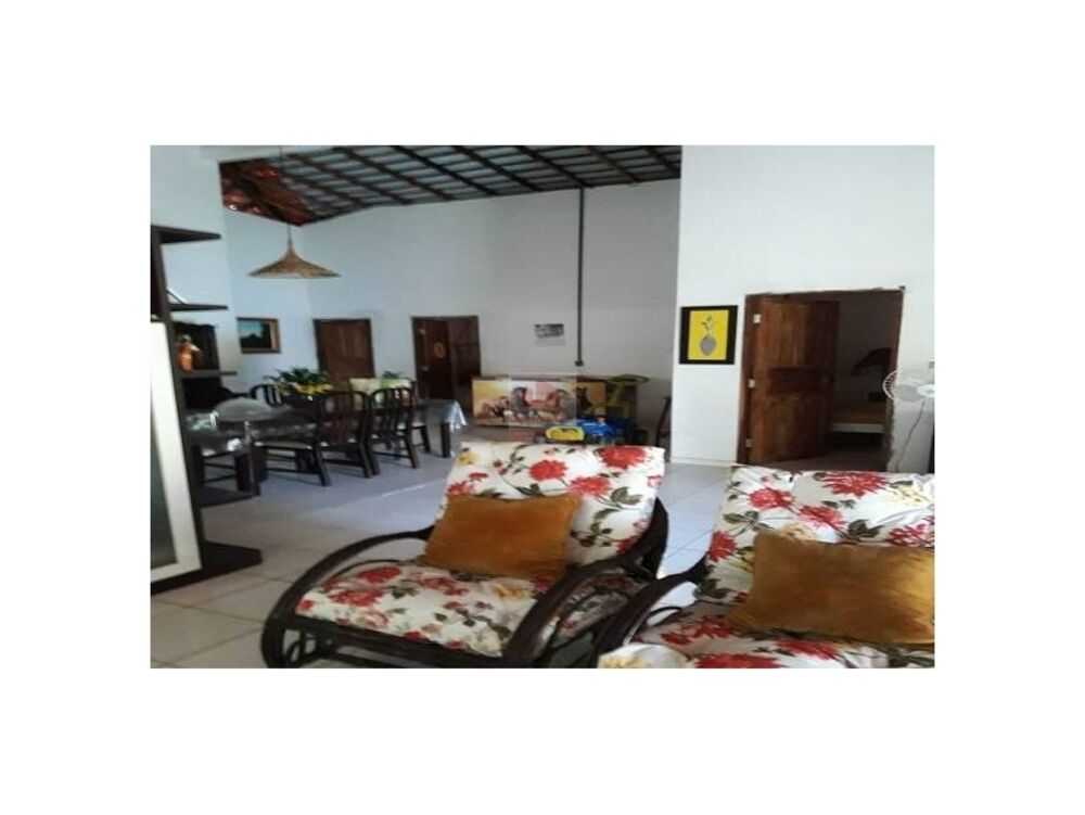 Casa à venda com 3 quartos, 27m² - Foto 1