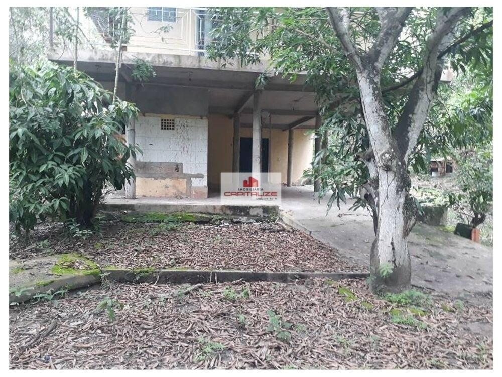 Casa à venda com 5 quartos, 2m² - Foto 6