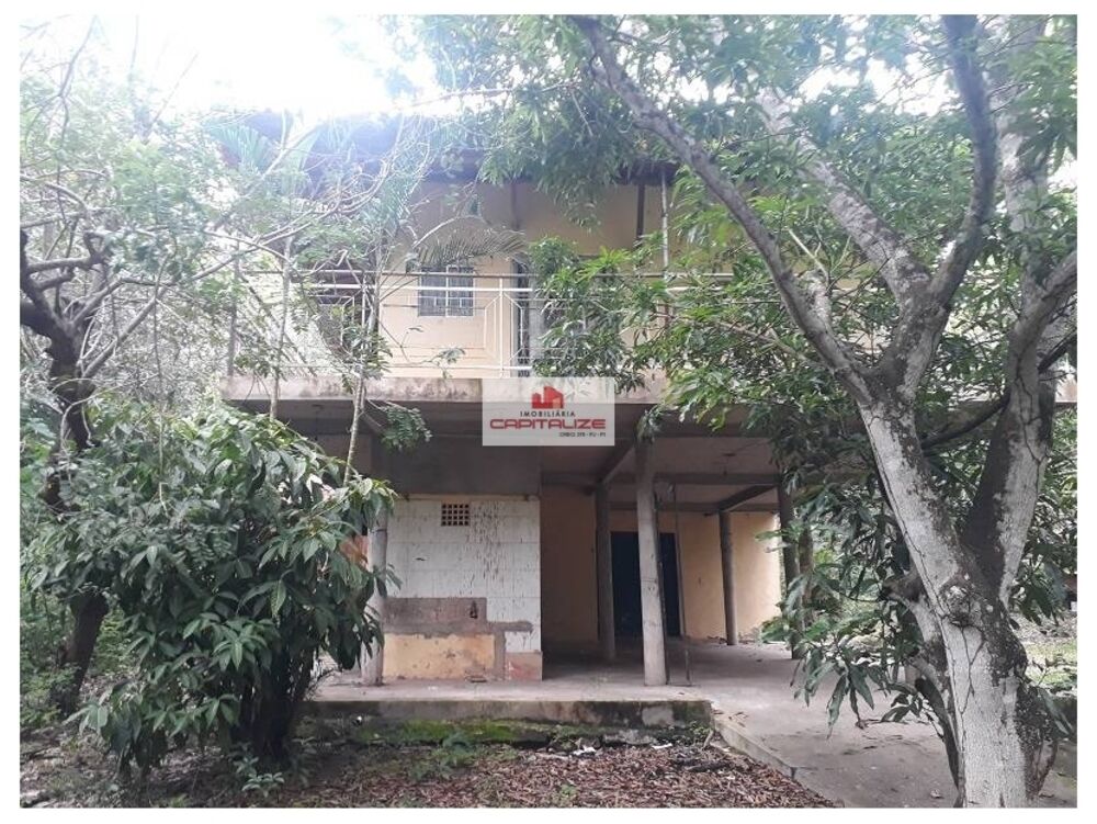 Casa à venda com 5 quartos, 2m² - Foto 2