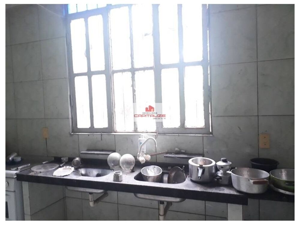 Casa à venda com 5 quartos, 2m² - Foto 11