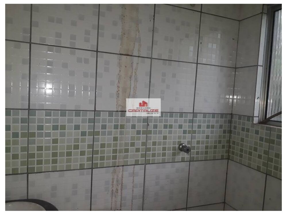 Casa à venda com 5 quartos, 2m² - Foto 4