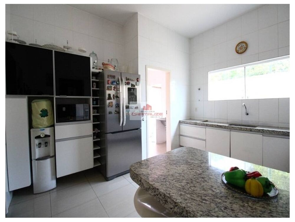 Casa à venda com 4 quartos, 390m² - Foto 15