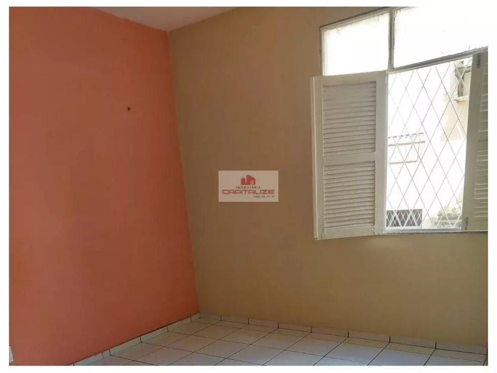 Apartamento à venda com 3 quartos, 68m² - Foto 2