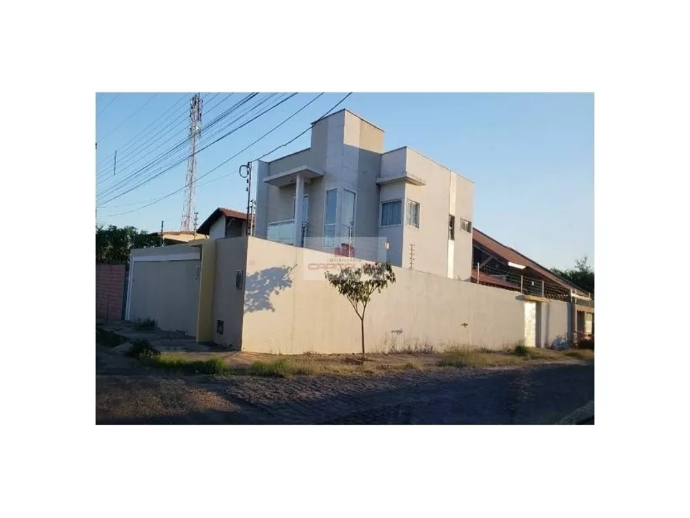 Casa à venda com 4 quartos, 300m² - Foto 1