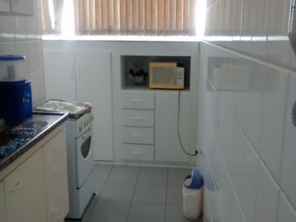 Apartamento à venda com 2 quartos, 70m² - Foto 2