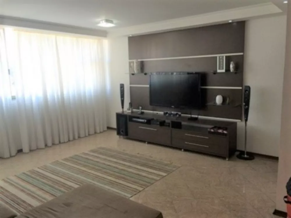 Apartamento à venda com 3 quartos, 175m² - Foto 3