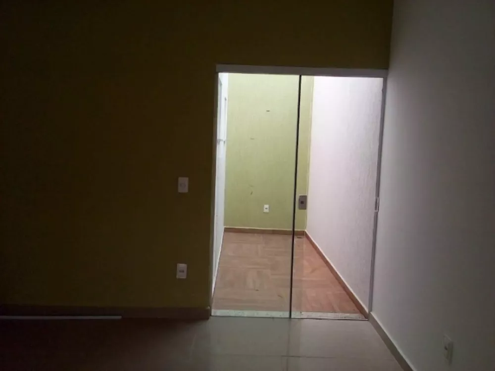 Casa à venda com 3 quartos, 250m² - Foto 3