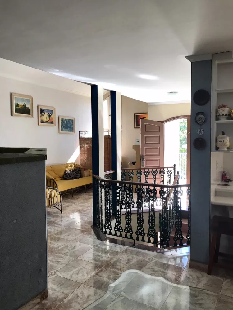 Casa à venda e aluguel com 3 quartos, 250m² - Foto 4