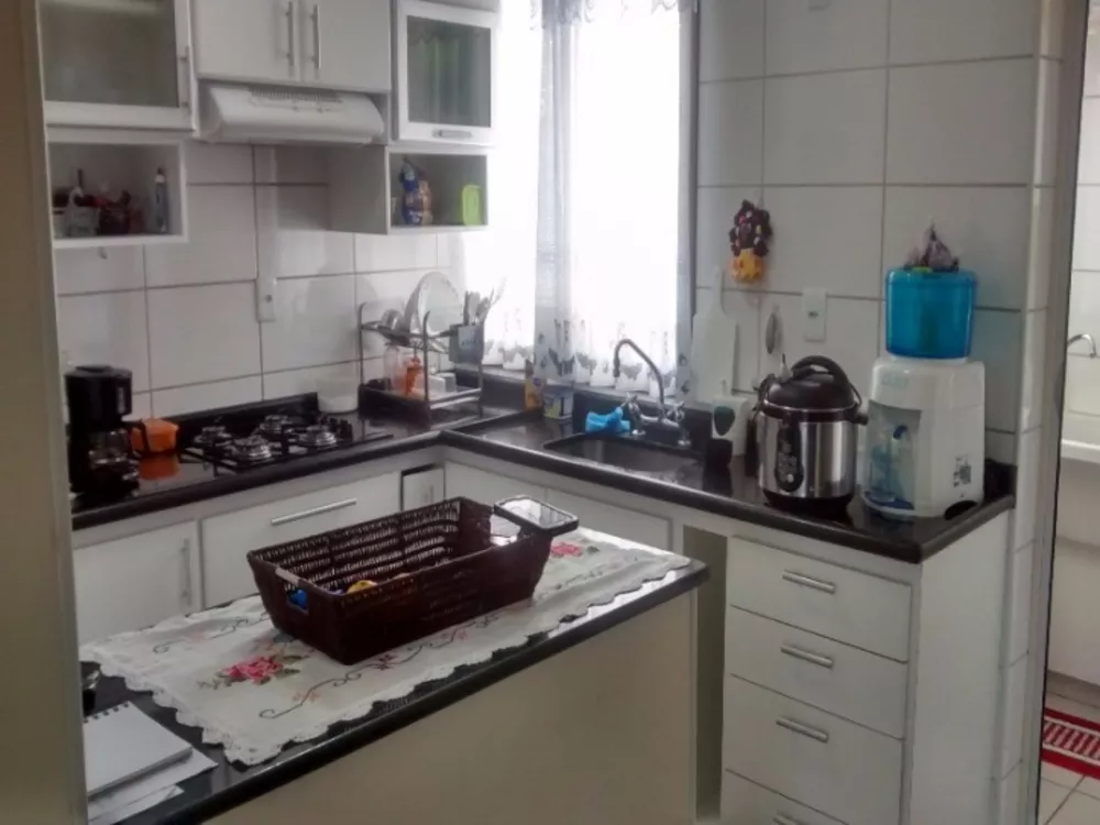 Apartamento à venda com 3 quartos, 92m² - Foto 3