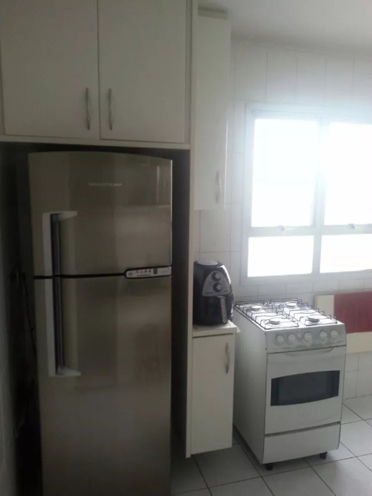 Apartamento à venda com 2 quartos, 64m² - Foto 3