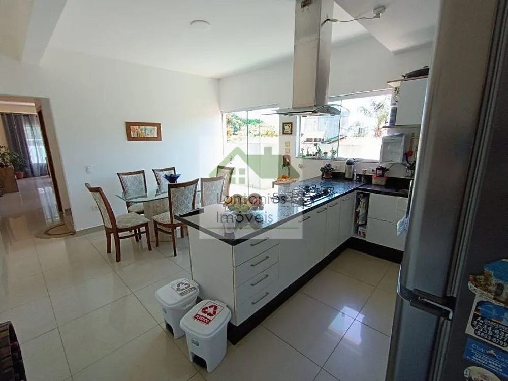 Casa, 4 quartos, 181 m² - Foto 2