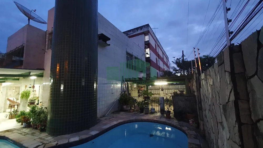 Casa, 4 quartos, 281 m² - Foto 1