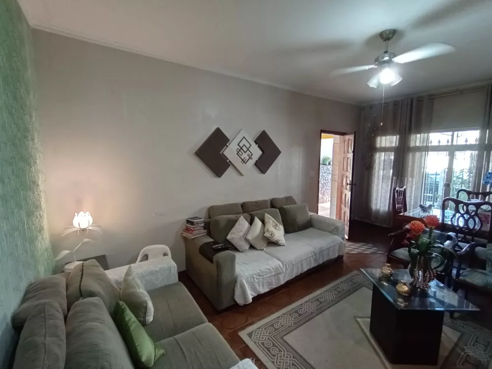 Sobrado à venda com 3 quartos, 300m² - Foto 2