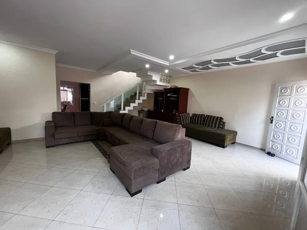 Sobrado, 3 quartos, 350 m² - Foto 1