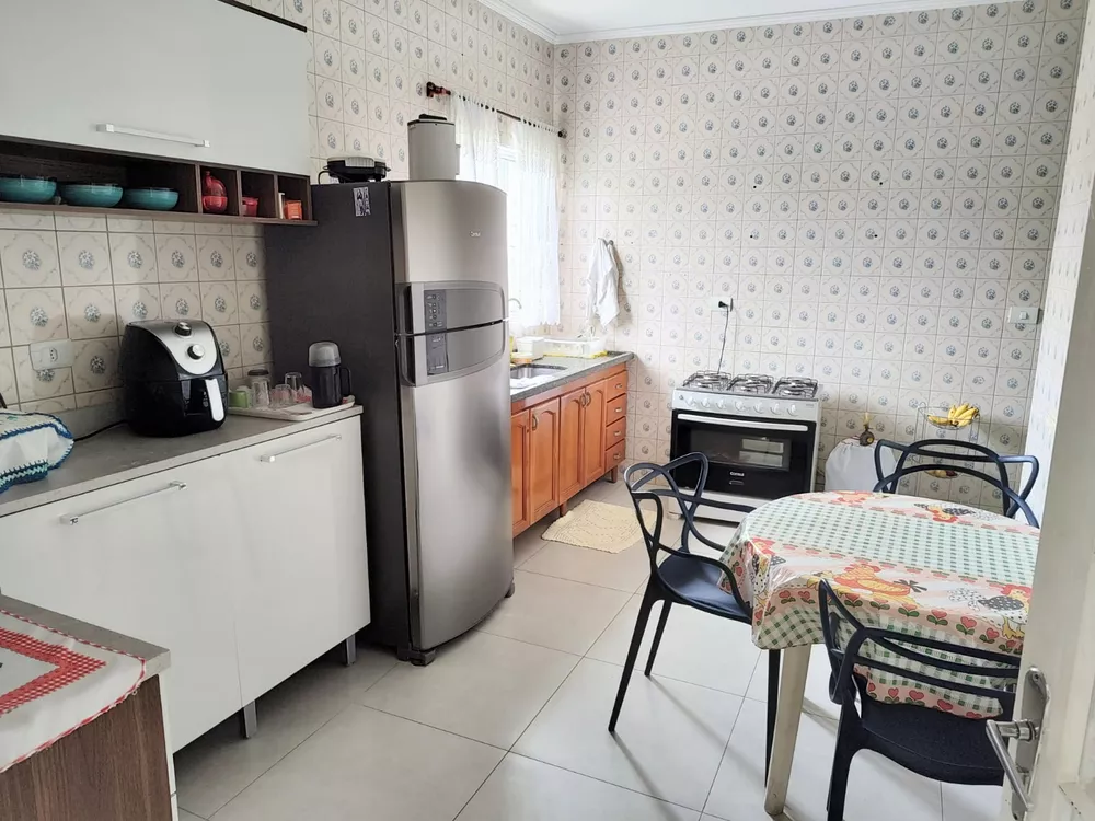 Casa à venda com 2 quartos, 200m² - Foto 4