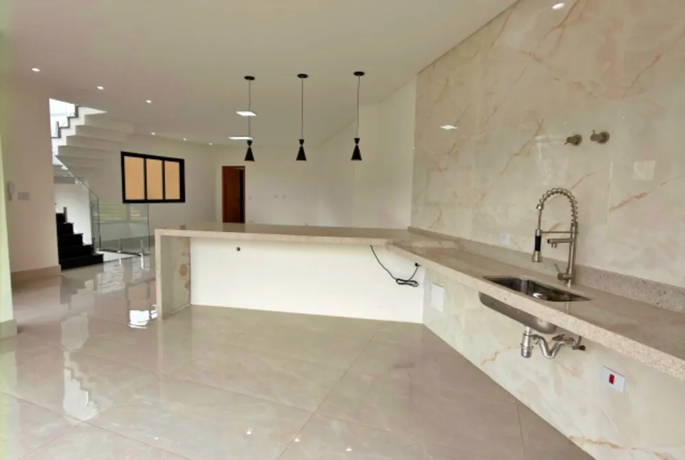 Sobrado, 3 quartos, 200 m² - Foto 1
