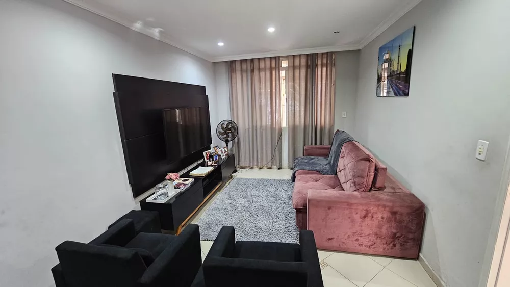 Sobrado à venda com 4 quartos, 210m² - Foto 1