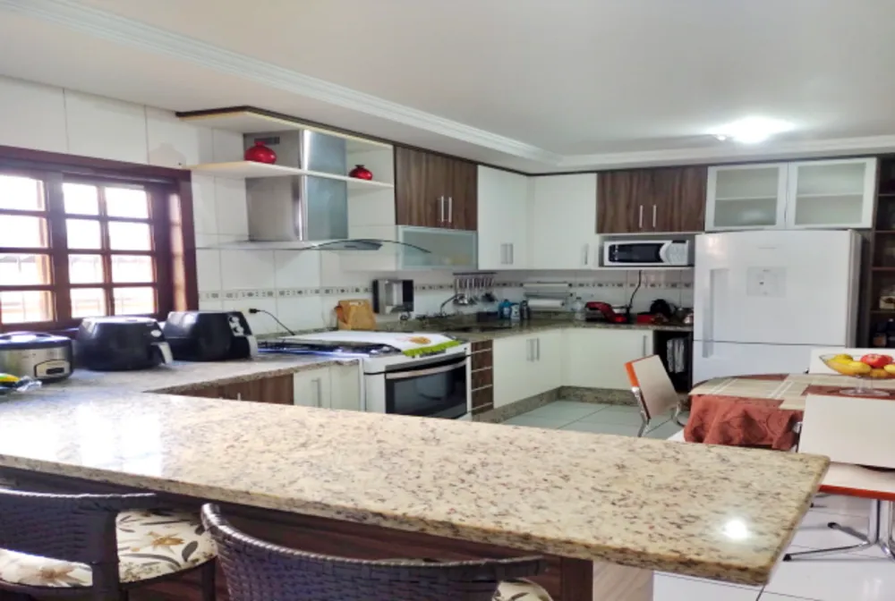 Sobrado, 3 quartos, 182 m² - Foto 2