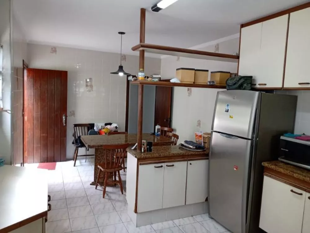 Sobrado à venda com 3 quartos, 210m² - Foto 4