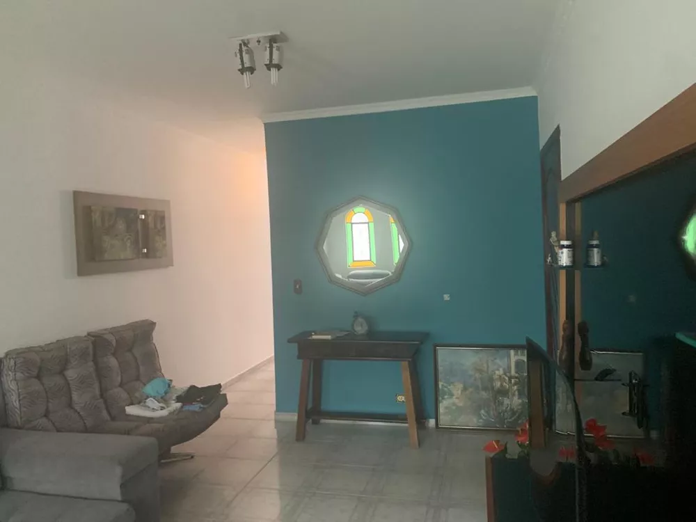 Sobrado à venda com 3 quartos, 210m² - Foto 1