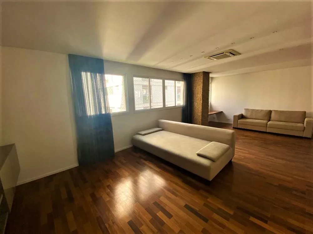 Apartamento à venda com 3 quartos, 225m² - Foto 2