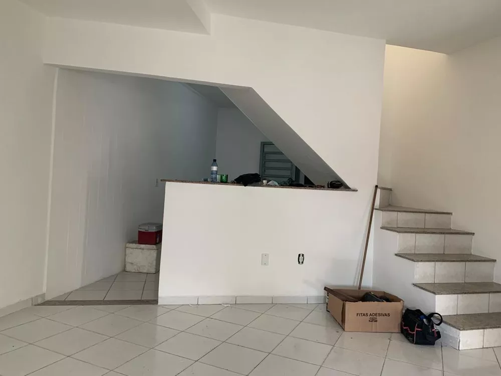 Sobrado à venda com 3 quartos, 138m² - Foto 1