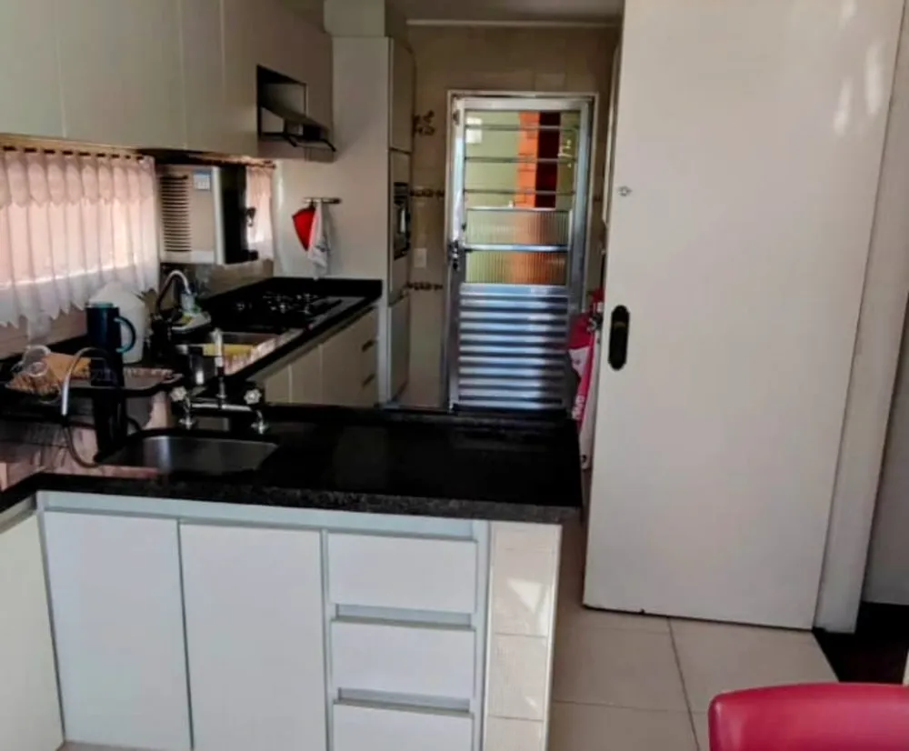 Sobrado, 3 quartos, 235 m² - Foto 2