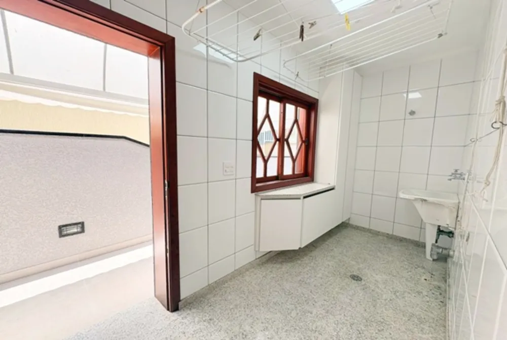 Sobrado, 3 quartos, 275 m² - Foto 2