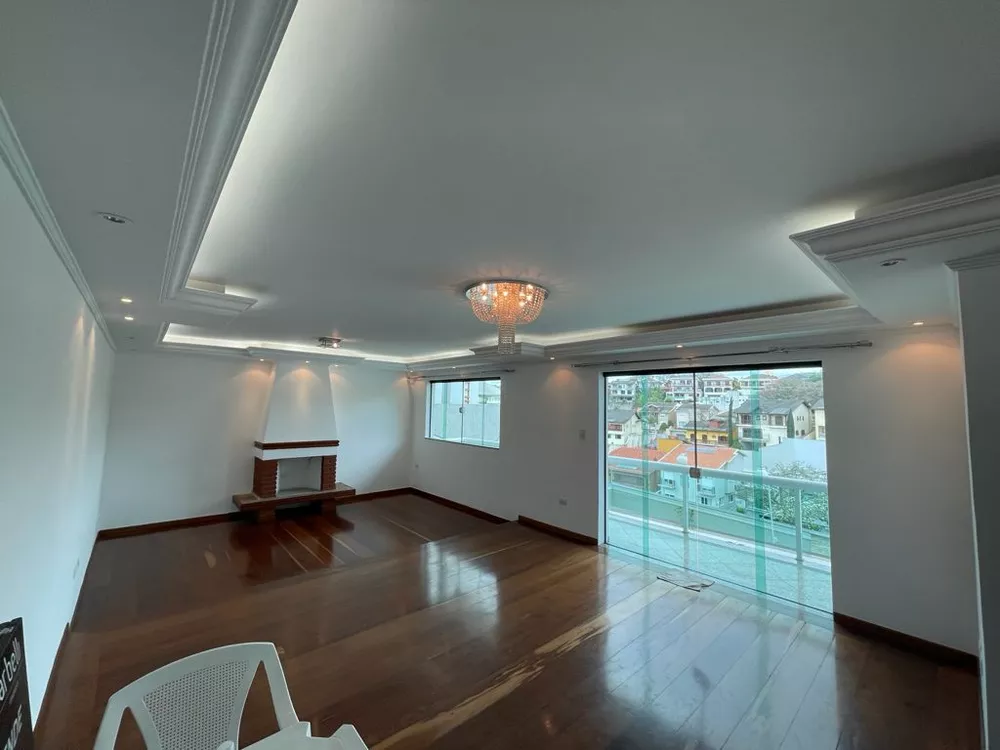 Sobrado à venda com 4 quartos, 560m² - Foto 1