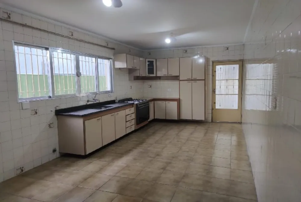 Sobrado, 3 quartos, 240 m² - Foto 1