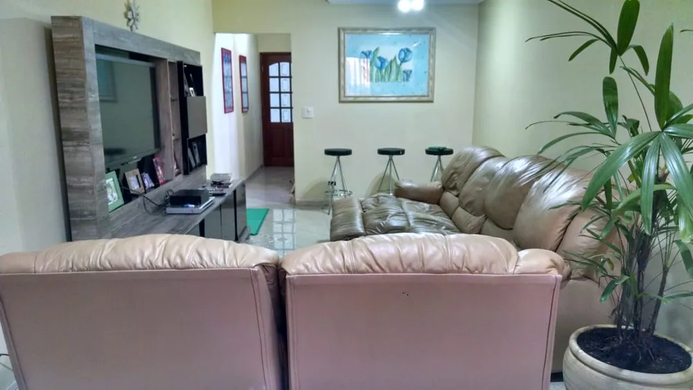Sobrado, 3 quartos, 246 m² - Foto 2