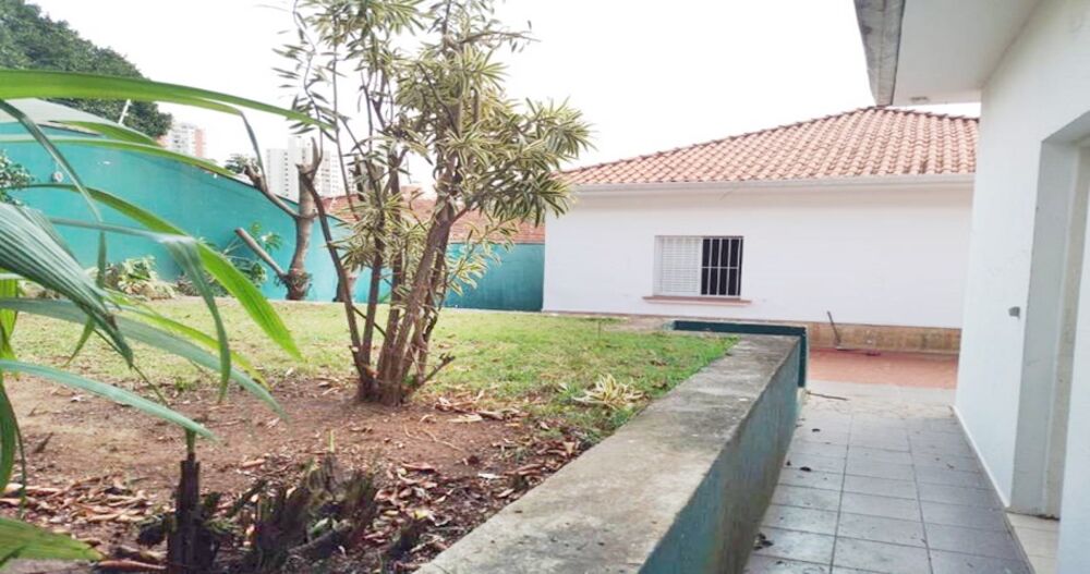 Casa à venda com 4 quartos, 217m² - Foto 1