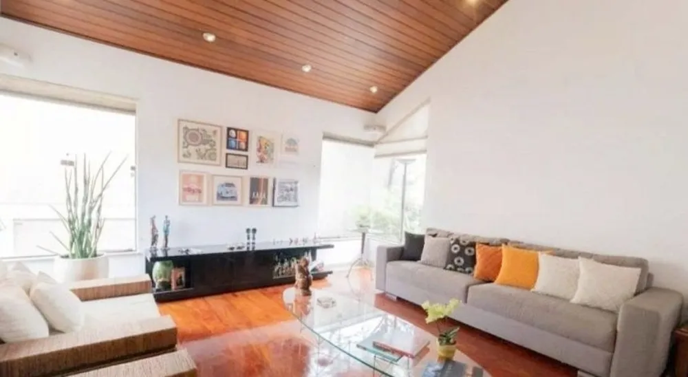 Sobrado, 3 quartos, 383 m² - Foto 1