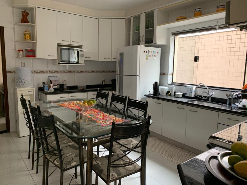 Sobrado à venda com 4 quartos, 150m² - Foto 1
