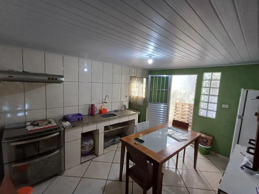 Casa à venda com 2 quartos, 330m² - Foto 4