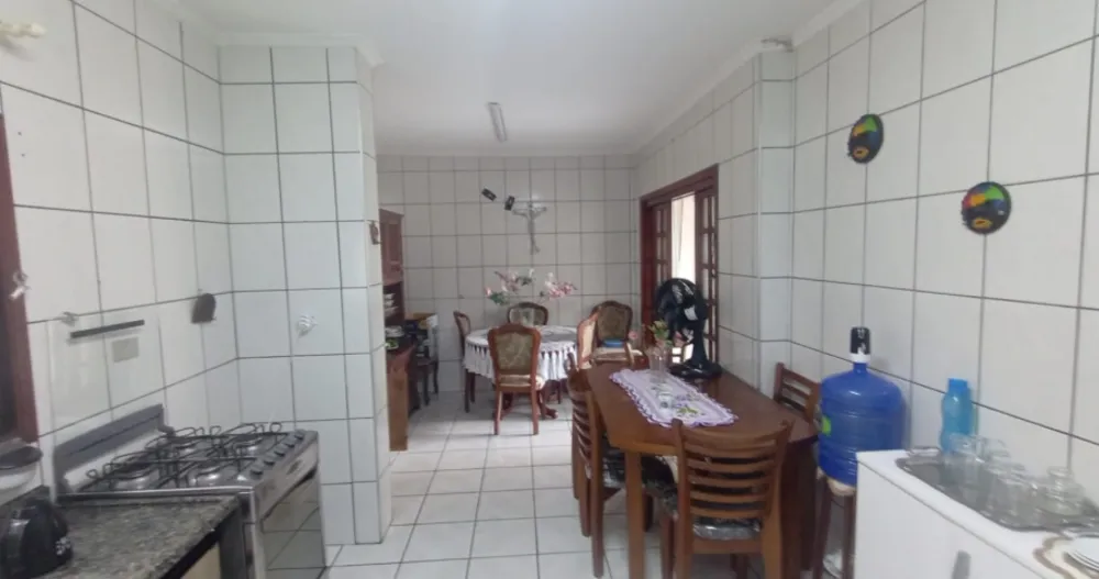 Casa, 2 quartos, 242 m² - Foto 2