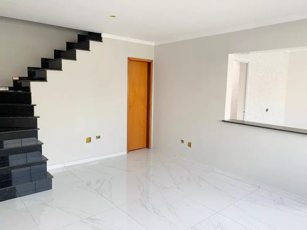 Sobrado à venda com 2 quartos, 73m² - Foto 1