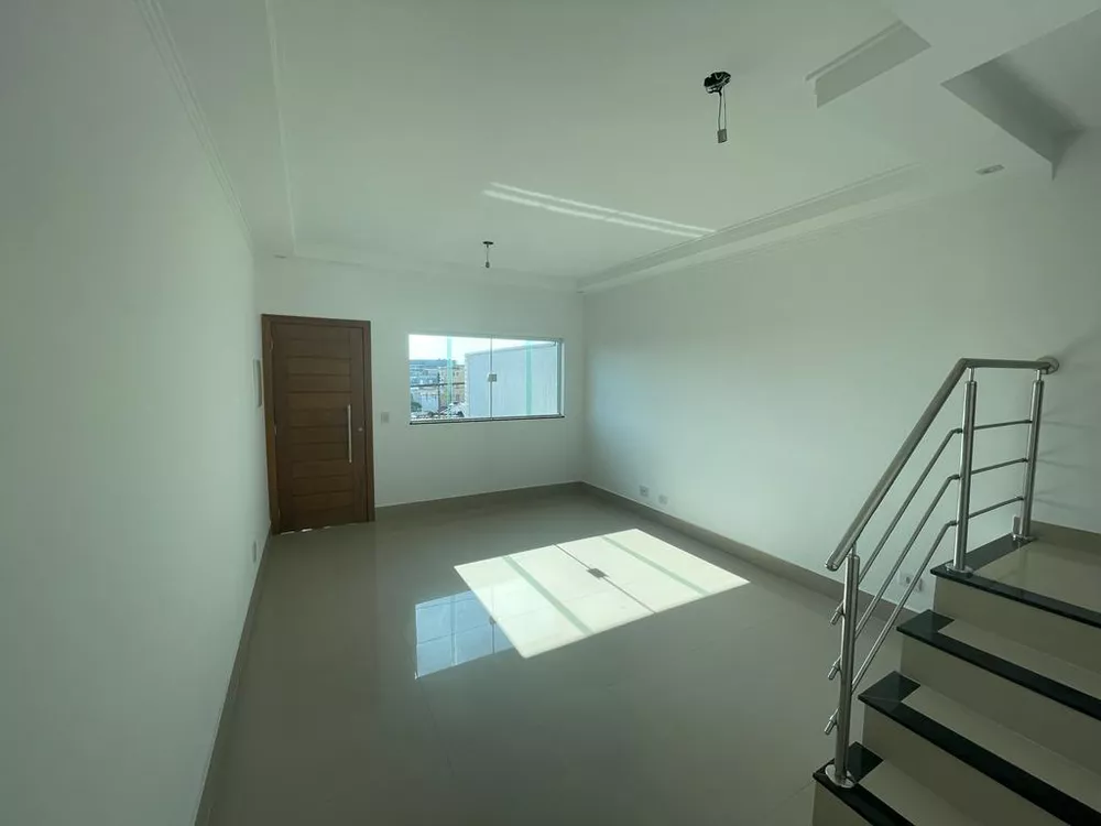 Sobrado à venda com 2 quartos, 120m² - Foto 1