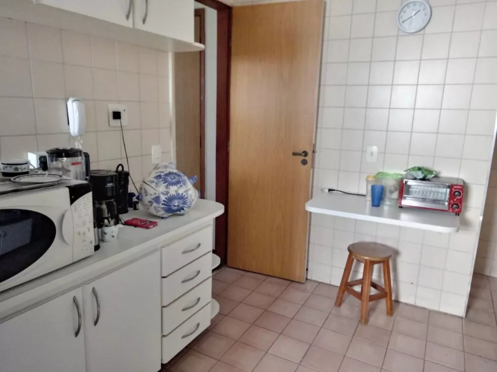 Apartamento à venda com 2 quartos, 72m² - Foto 4