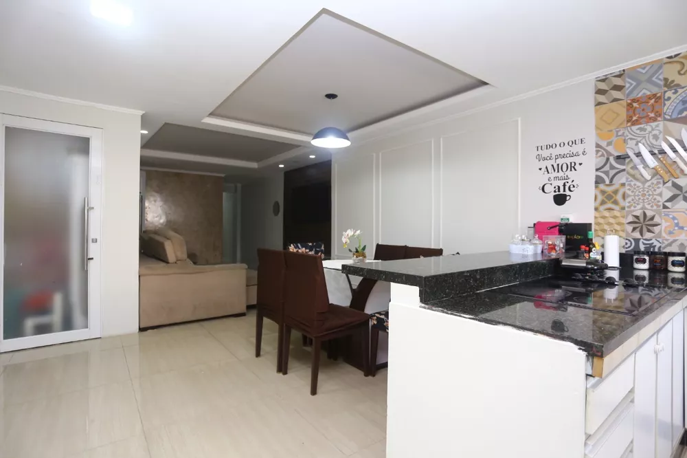 Casa à venda com 2 quartos, 176m² - Foto 1