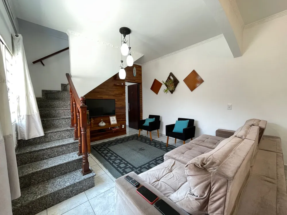 Casa, 4 quartos, 194 m² - Foto 1