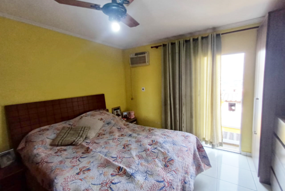 Casa à venda com 5 quartos, 140m² - Foto 3