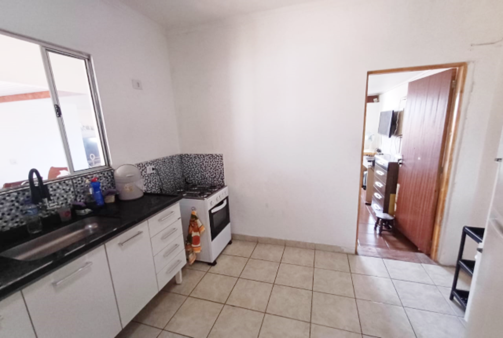 Casa à venda com 5 quartos, 140m² - Foto 2