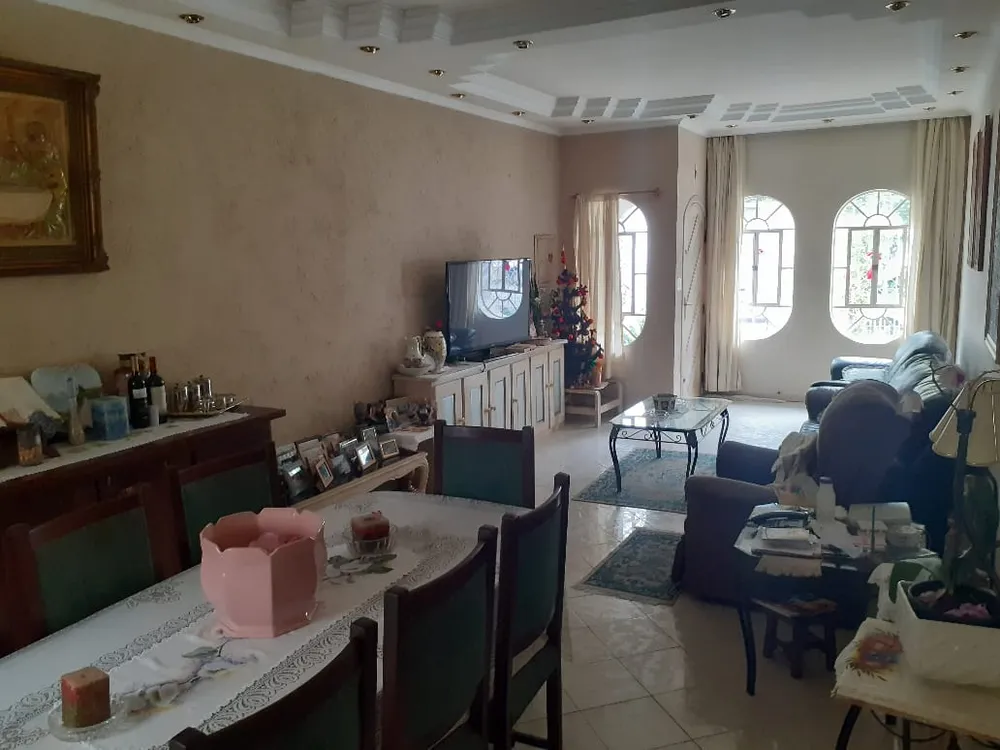 Casa, 4 quartos, 207 m² - Foto 1